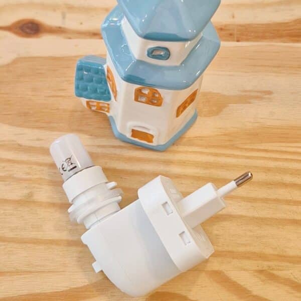 Los puntos de luz de faros de porcelana Rosseta Lumière han sido creados para dar luz ambiente al hogar