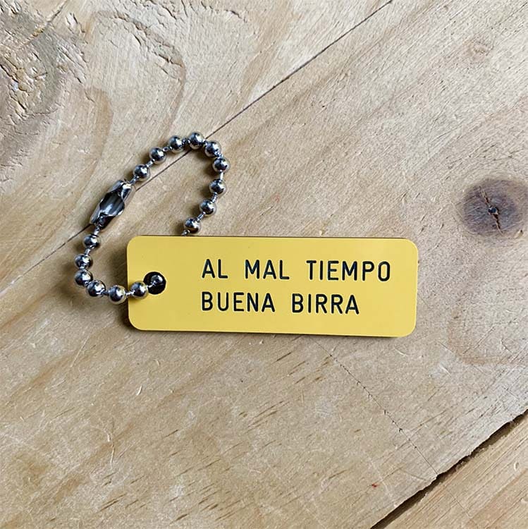 LLAVEROS NIHILISTAS Y DE AMOR