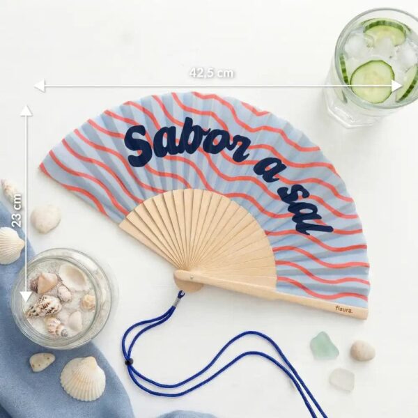 abanico de rayas onduladas y un texto que pone sabor a sal