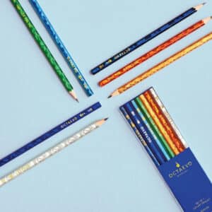estos lápices de grafito ligeros y cómodos ofrecen un trazo suave y firme, ideal tanto para escritura como para dibujo.