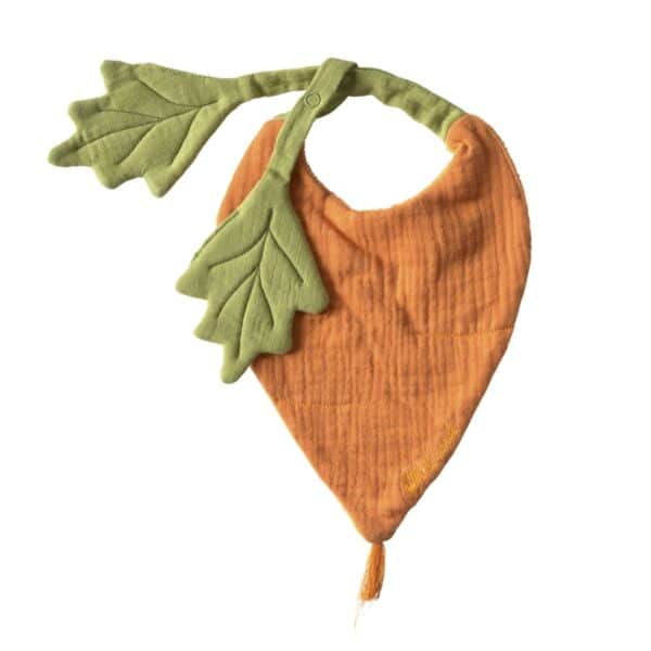 Babero para bebé con diseño de sandía. Perfecto para evitar manchas durante comidas en sus primeros meses. Un básico práctico con un toque divertido.