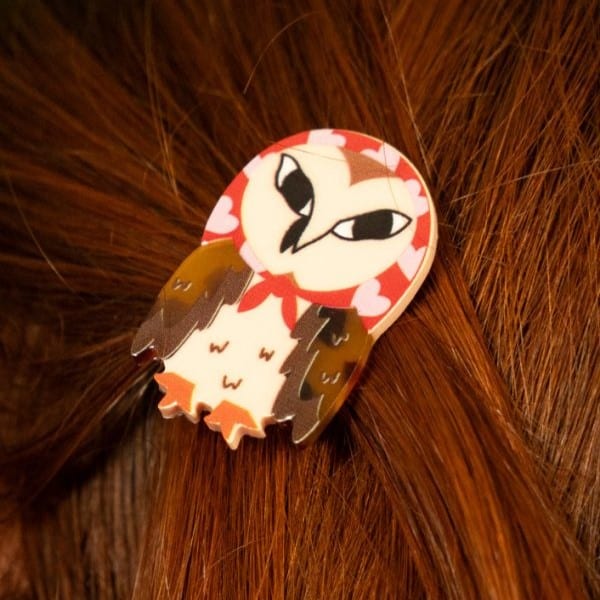 Pinza pequeña Búho para el pelo, perfecta para recoger mechones y darle un toque divertido a tus peinados. Pequeña, práctica y cuqui.