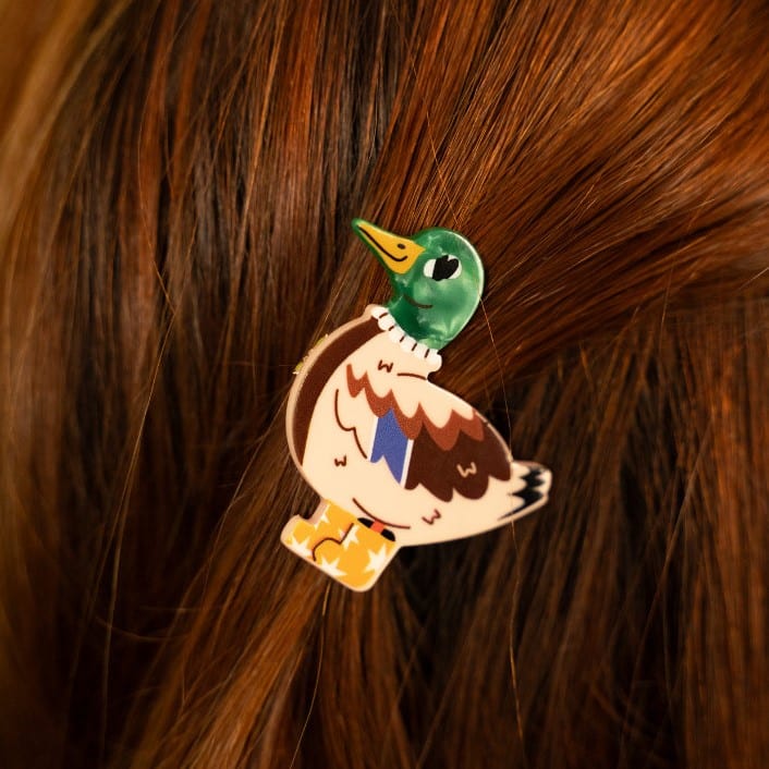 Pinza pequeña Pato para el pelo, perfecta para recoger mechones y darle un toque divertido a tus peinados. Pequeña, práctica y cuqui.